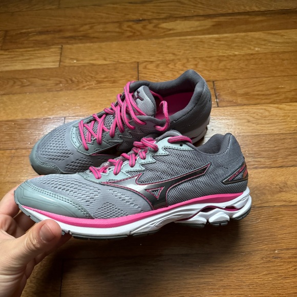 Mizuno Shoes - Womens Wave Rider 20 Shoes